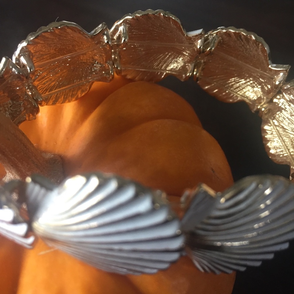 Shell shaped bracelet - Picture 2 of 2
